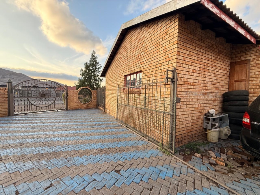 3 Bedroom Property for Sale in Geelhoutpark North West